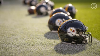 Pittsburgh steelers merchandise people hi-res stock photography