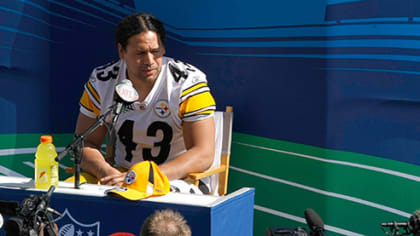 Pittsburgh Steelers Troy Polamalu (43) warms up before the start