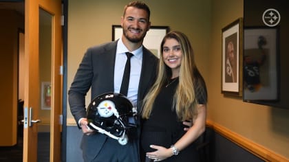 How Mitch Trubisky, wife Hillary celebrated Steelers signing