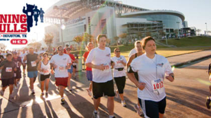 Runners Participate In Annual Steelers 5K Race & Fitness Walk 