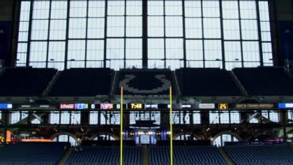 Colts warm up for Texans