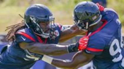 November 20, 2022: Houston Texans running back Dare Ogunbowale (33) makes a  catch during a game between the Washington Commanders and the Houston Texans  in Houston, TX. ..Trask Smith/CSM/Sipa USA(Credit Image: ©