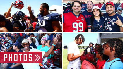 Kansas City Chiefs vs. Houston Texans. Fans support on NFL Game. Silhouette  of supporters, big screen with two rivals in background Stock Photo - Alamy