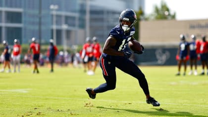 Sep 27, 2015; Houston, TX, USA; Houston Texans running back Alfred Blue  (28) rushes during the fourth quarter against the Tampa Bay Buccaneers at  NRG Stadium. The Texans defeated the Buccaneers 19 …