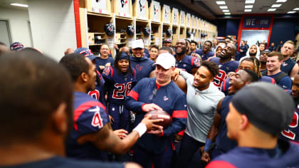 Fact-check: Did Houston Texans stay in locker room for National Anthem?