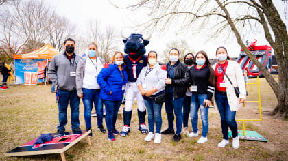 \ud83d\udcf8 | Texans visit Team Mexico at the Pro Bowl Games