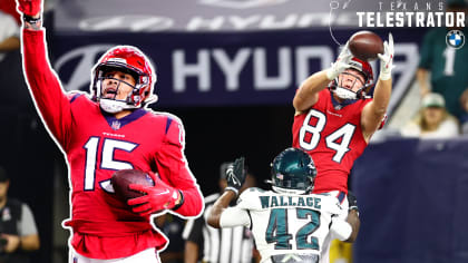 Houston, Texas, USA. 04th Dec, 2022. Houston Texans TEAGAN QUITORIANO (84)  reaches out for a reception in the first quarter during the game between  the Cleveland Browns and the Houston Texans in