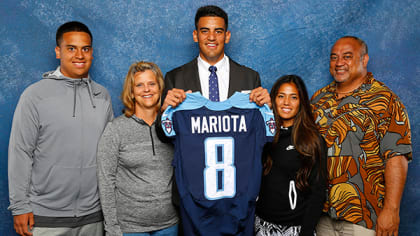 Marcus Mariota's Parents Offer Advice to QB