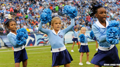 Rams Junior Cheerleaders halftime performance