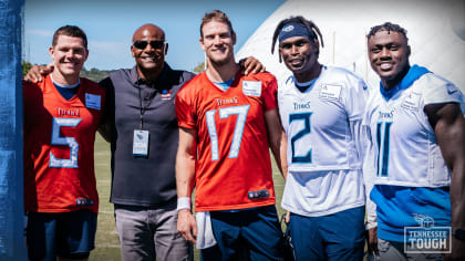 From Super Bowl LVI, Hall of Fame QB Warren Moon Discusses QB Ryan  Tannehill, HC Mike Vrabel and More While Praising Titans Controlling Owner  Amy Adams Strunk