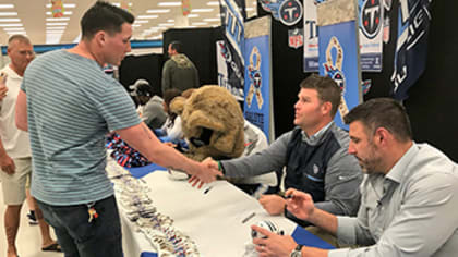 Titans Caravan visits Ft. Campbell