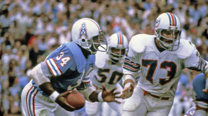 Earl Campbell  Nfl football players, Football poses, Nfl football