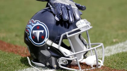 Tennessee Titans - Titans Rookie Brinkley Aims for Long Snapper