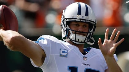 Titans' Jake Locker questionable for Colts game