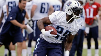 RB DeMarco Murray Debuts Titans Jersey