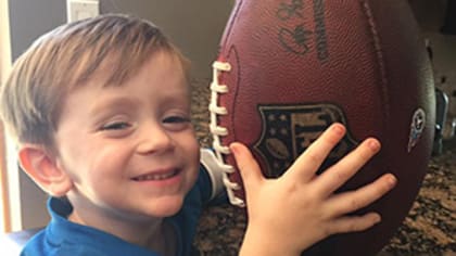 Tennessee Titans show young Lions fan some love