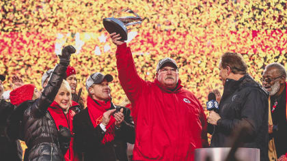 Center of attention: Grunhard worked trenches for 90s' Chiefs – Missouri  Sports Hall of Fame