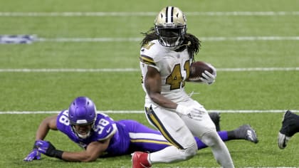 WATCH: Alvin Kamara takes the lead vs. Browns, ties Marques