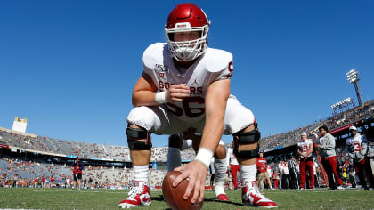 Photo: Chiefs Creed Humphrey Takes the Field - KCP20230121180