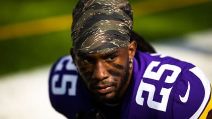 After home opener, Vikings' Alexander Mattison meets young fan who survived  open heart surgery - CBS Minnesota