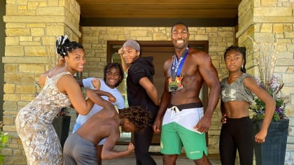 Former NFL Linebacker Greg Jennings Has Gotten Jacked To Make His  Bodybuilding Debut – Fitness Volt