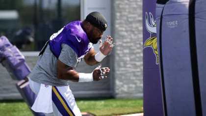 Minnesota Vikings defensive end Everson Griffen (97) before an NFL football  game against the Seattle Seahawks in Minneapolis, Sunday, Sept. 26, 2021.  (AP Photo/Bruce Kluckhohn Stock Photo - Alamy