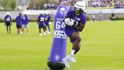 Vikings DE D.J. Wonnum takes 1st-team reps in practice