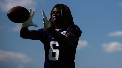 Ex-Georgia DB Lewis Cine 'steering the ship,' emerging as leader at  Minnesota Vikings rookie minicamp