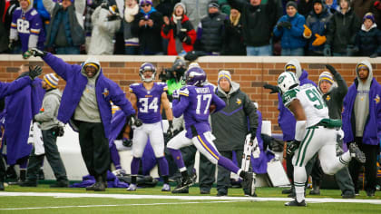 Jarius Wright Sounds Gjallarhorn for Vikings vs. Jets 8 Years