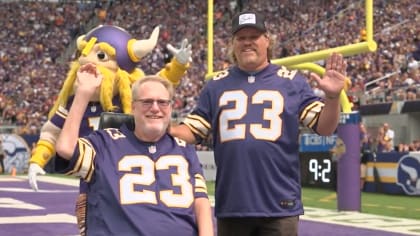 Minnesota Vikings Honor Scott Studwell During His Final NFL Draft