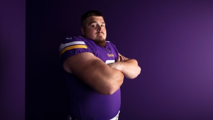 Vikings release center Brett Jones, will re-sign him to practice squad –  Twin Cities