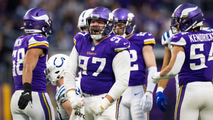 Landover, MD, USA. 6th Nov, 2022. Minnesota Vikings defensive tackle James  Lynch (92) and Minnesota Vikings linebacker Patrick Jones II (91) line up  at the line of scrimmage during the NFL game