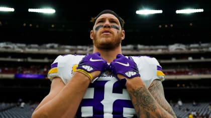 Former #Vikings TE Kyle Rudolph is retiring from the NFL after 12 seasons,  per @jordanschultz. Rudolph will sign a one-day deal to…