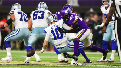 Steve Hutchinson Sounds the Gjallarhorn Prior to Minnesota Vikings-Dallas  Cowboys Primetime Game 