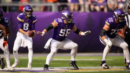 Vikings wallop Giants, earn spot in playoffs