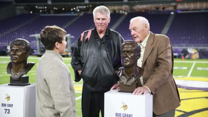 Legends Honor Bud Grant’s Legacy