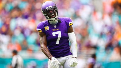 Blocked punt and safety seals win for Miami over Vikings, Bridgewater