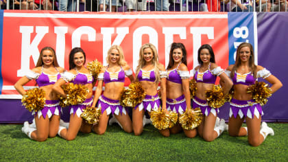 2,120 Minnesota Vikings Cheerleaders Stock Photos, High-Res