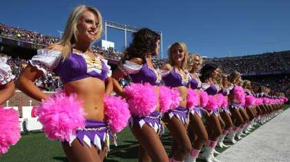 File:MVC - Minnesota Vikings Cheerleaders.jpg - Wikimedia Commons