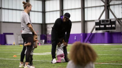 Vikings' C.J. Ham Announces 2023 Duluth Summer Football Camp