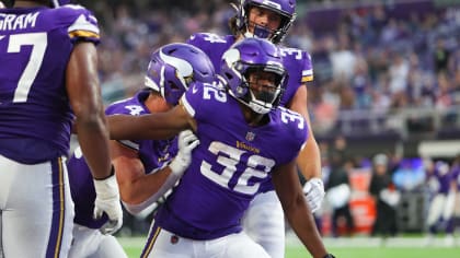 Akayleb Evans Savors 1st Stadium SKOL Chant, Packs a Punch