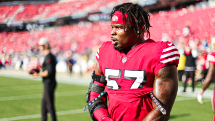 49ers' Fred Warner, Alfredo Gutierrez, Alex Barrett wave Mexican flags