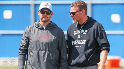 Buffalo Bills praise trainer Denny Kellington for helping save Damar  Hamlin's life on the field