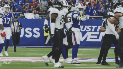 Josh Allen gets up from touchdown run with a headstand