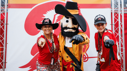 Enormous Draft Party Delivers Thrills for Bucs Fans