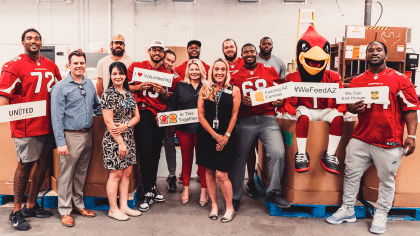 Kelvin Beachum is the Arizona Cardinals 2021 Walter Payton NFL Man of the  Year - Revenge of the Birds