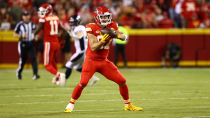 Kansas City Chiefs tight end Noah Gray (83) warms up before an NFL football  game against the Philadelphia Eagles, Sunday, Oct. 3, 2021, in  Philadelphia. (AP Photo/Matt Rourke Stock Photo - Alamy