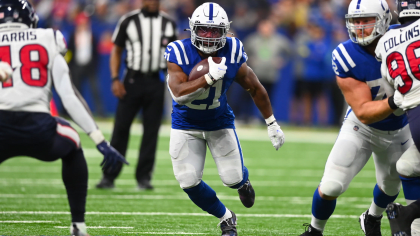 Indianapolis Colts running back Zack Moss breaks arm, expected to