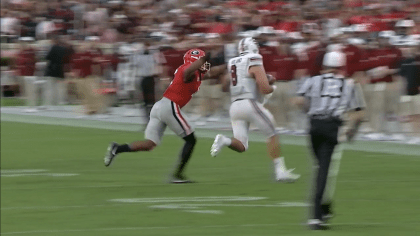 Highlight: Jalen Hurts' accuracy is impeccable on 17-yard sideline dime to  Dallas Goedert on third down