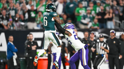 How did DeVonta Smith get so open? Breaking down Eagles' 63-yard TD vs.  Vikings - The Athletic